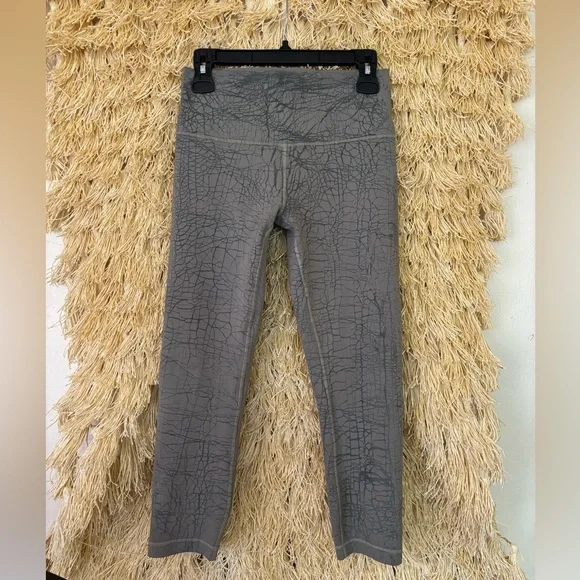 Lululemon✨PRISTINE✨Wunder Train High-Rise Crop 23"✨Thread Dye Rover Black✨size 8 - Picture 5 of 15